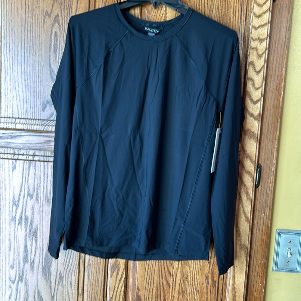 train top black relaxed with room to move lightweight super sonic fabric